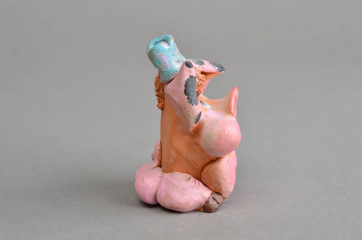 Keramik Souvenir Deko Statuette aus Ton lustiges Schwein rosa blau handmade foto 4