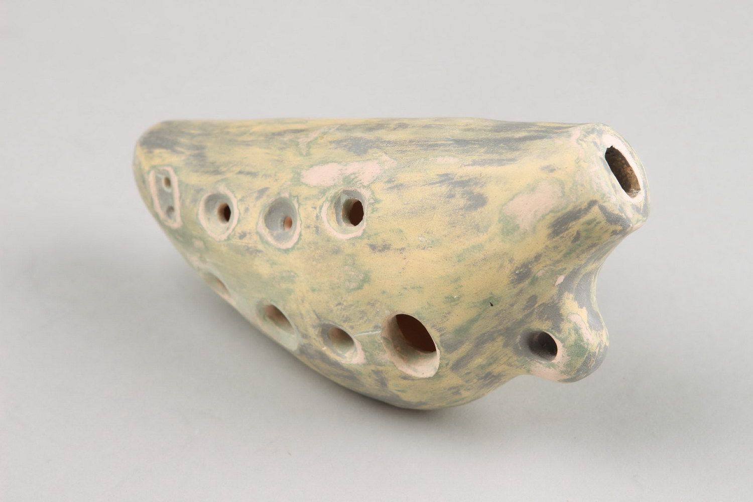 Ocarina, globular flute made of clay photo 3