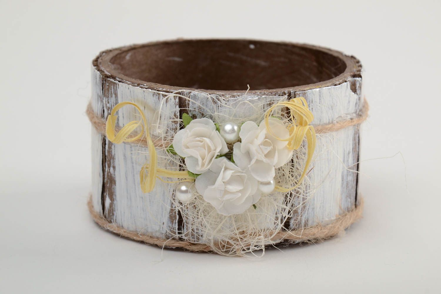 Handmade small carton decorative round jewelry box with flowers for little things photo 3