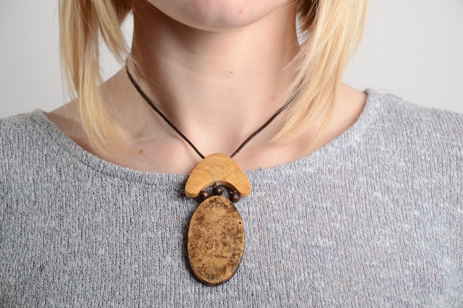 Handmade tinted oval neck pendant carved of wood with intarsia for women photo 2