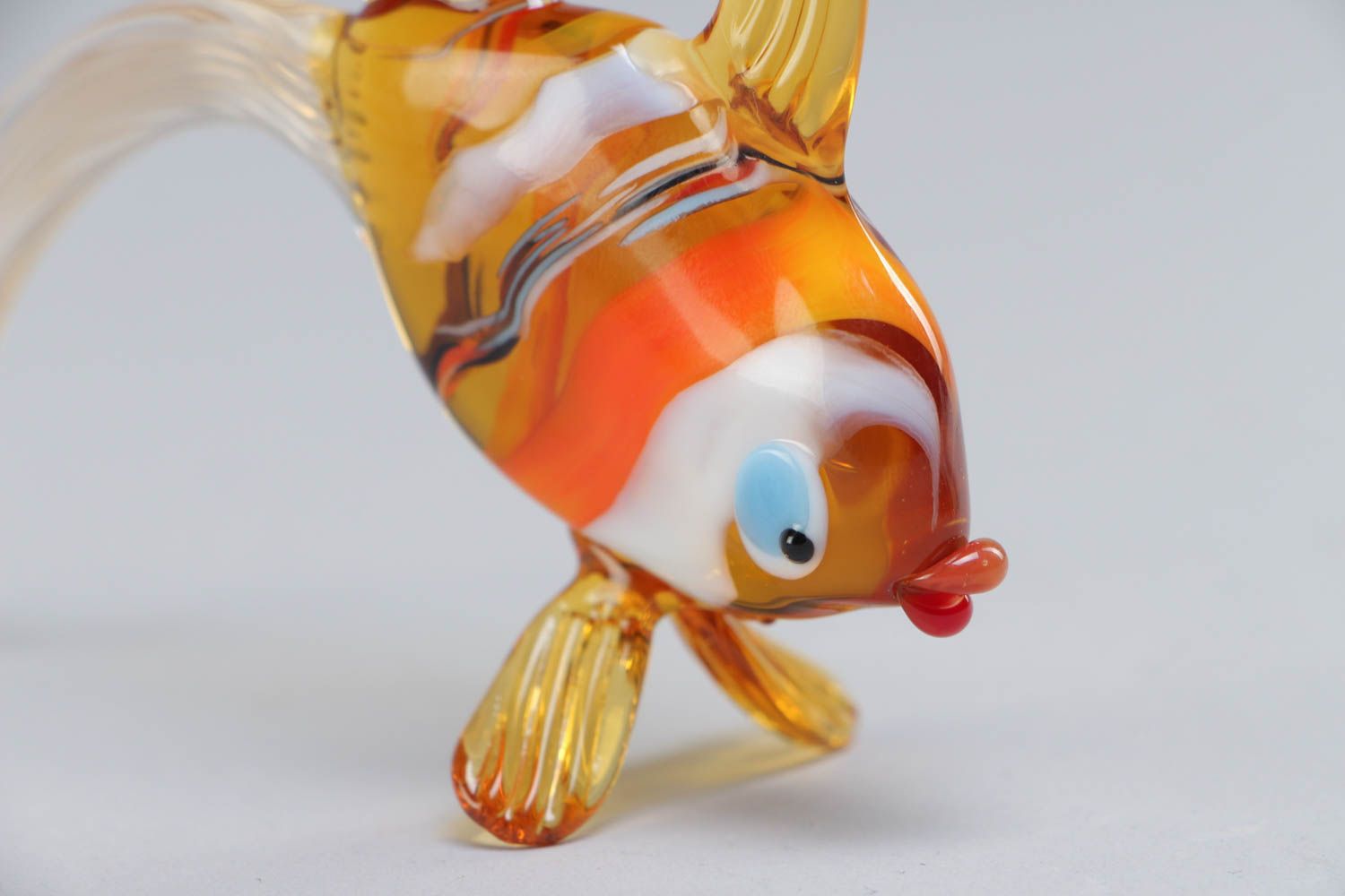 Kleine handgemacte dekorative Statuette aus Glas in Lampwork Technik Fisch foto 3