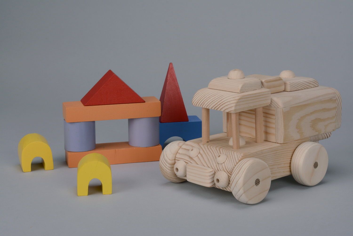 Macchina giocattolo fatto a mano giocattolo di legno giocattolo da bambino foto 5