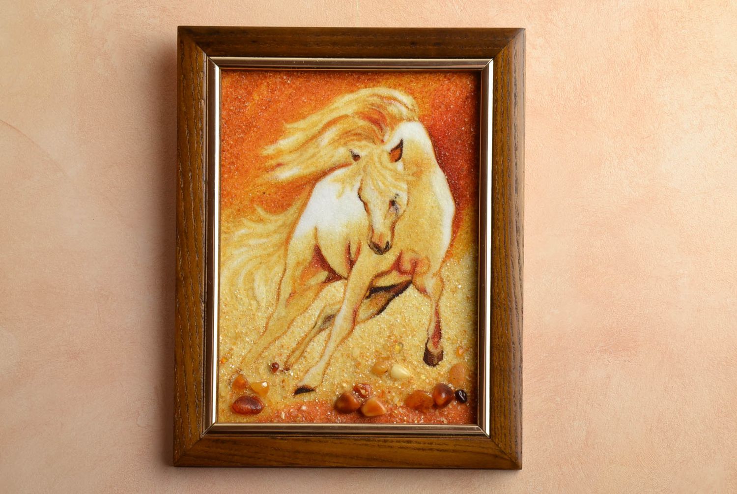 Картина на стену с янтарем Конь фото 1