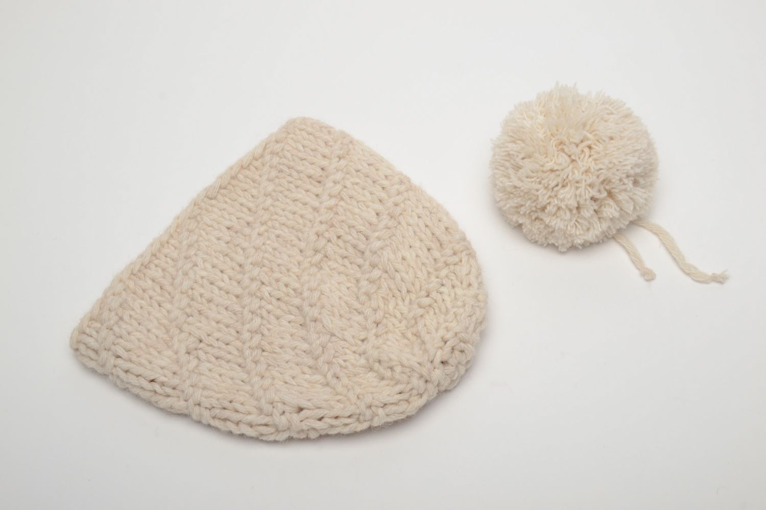 Bonnet tricoté en laine avec pompon fait main photo 5