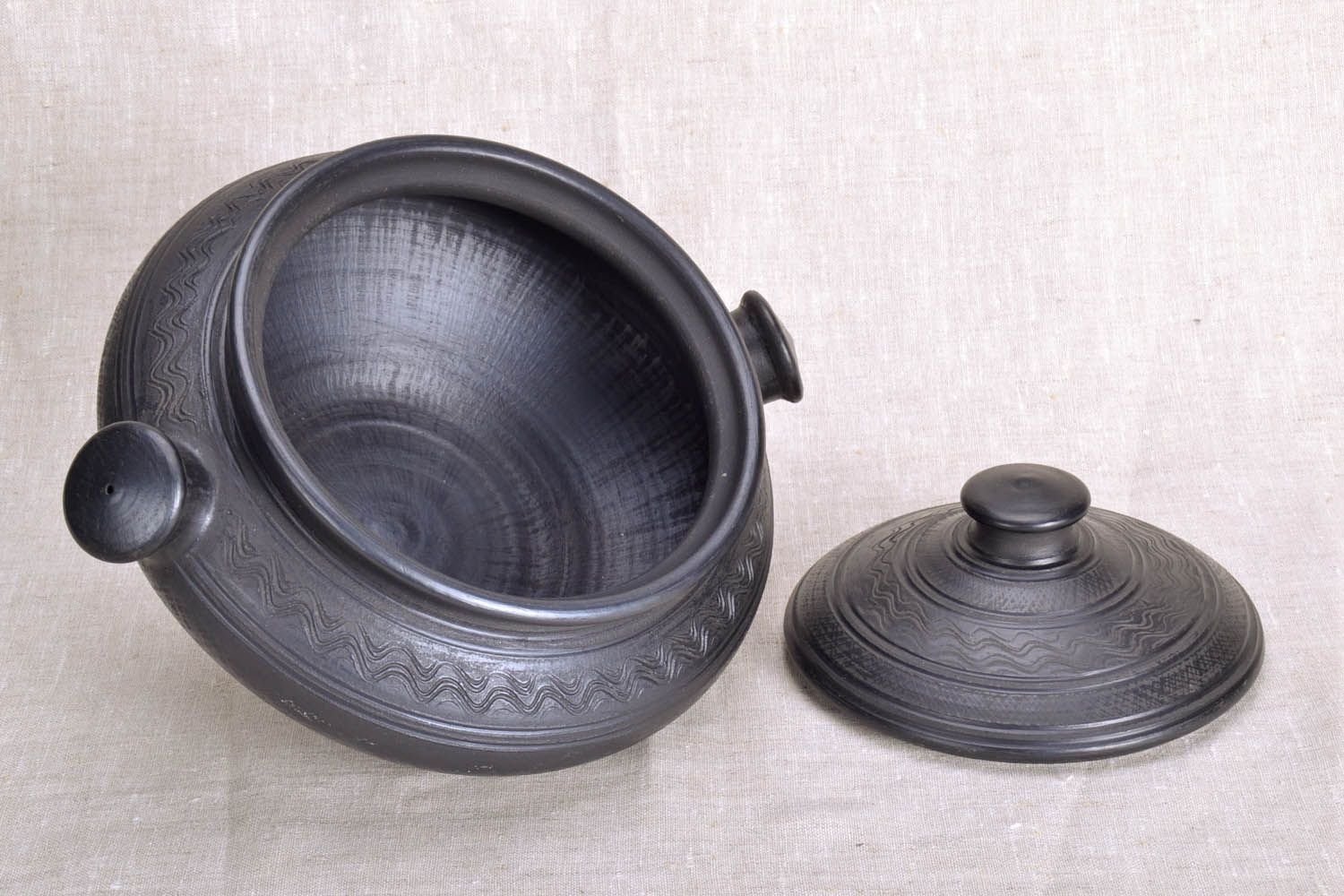 Pot en céramique noire fait main avec couvercle photo 3