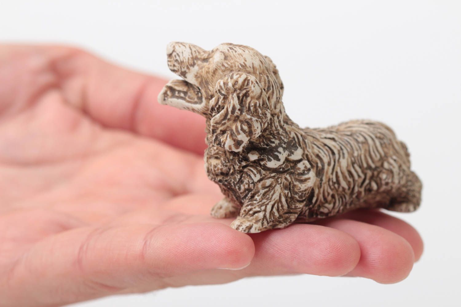 Статуэтка из полимерной смолы в виде собаки Такса маленькая настольная хенд мейд фото 5