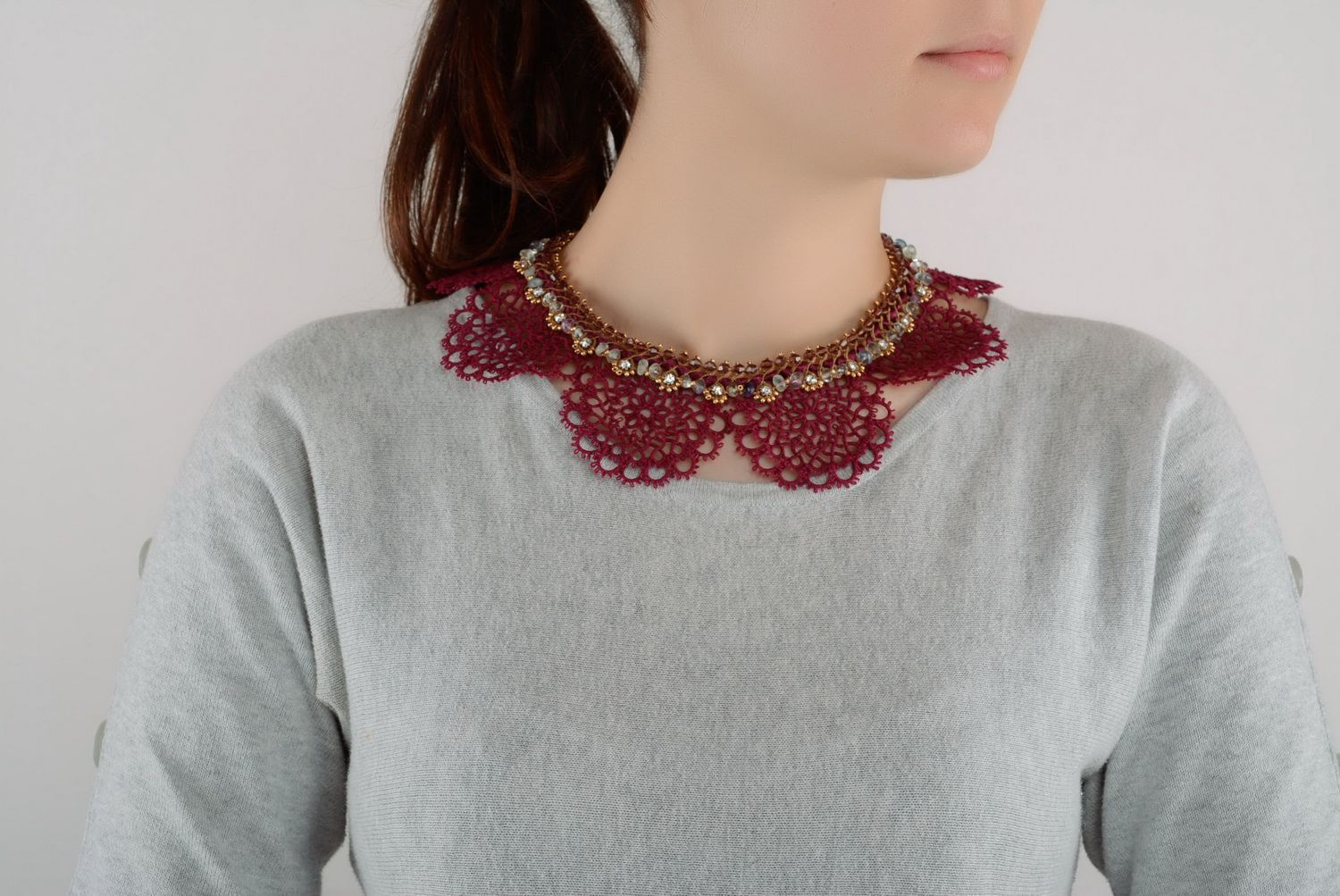 Laced collar photo 2