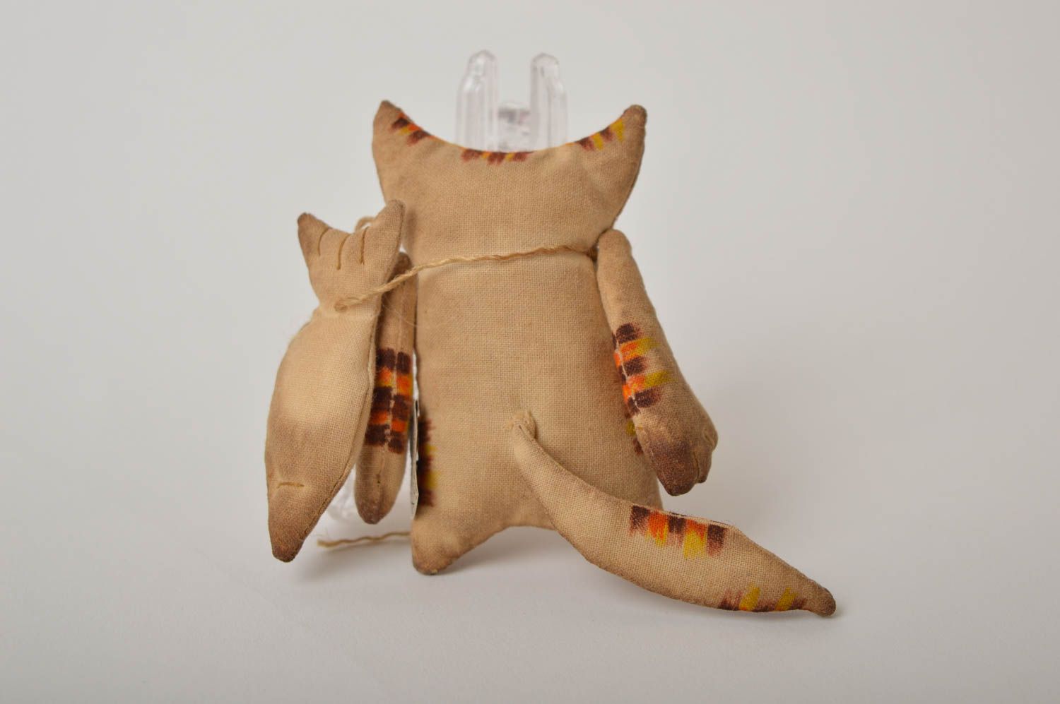 Мягкая подвеска кот с рыбкой ручной работы мягкая игрушка декор для дома фото 3