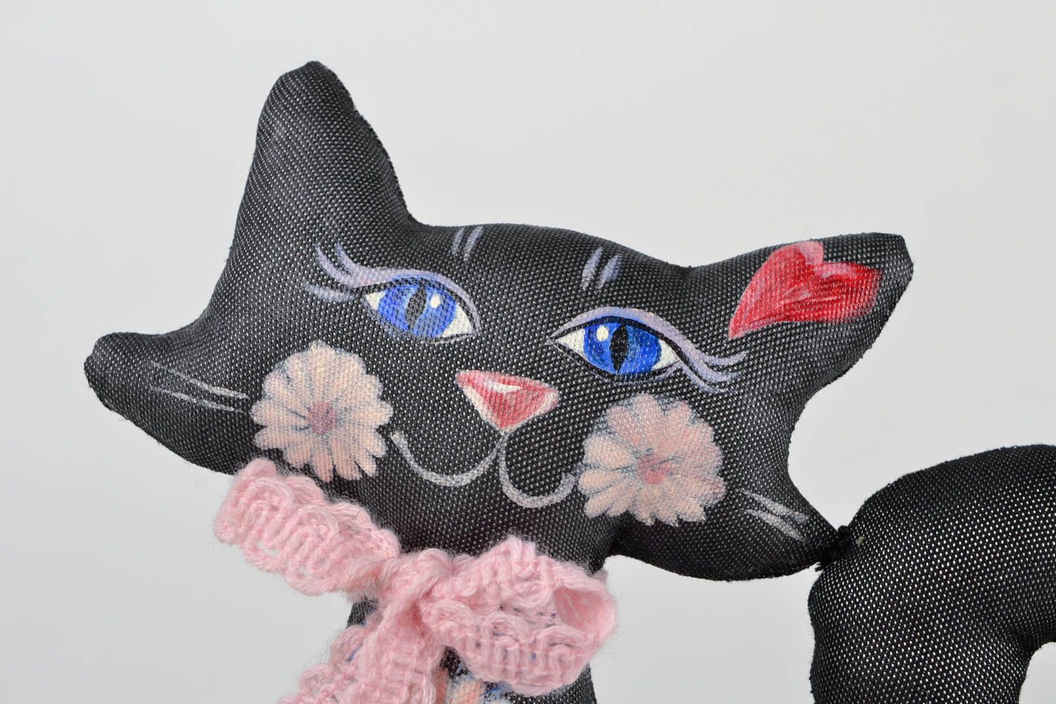 Игрушка ручной работы игрушка кошка подарок для ребенка из ткани черная фото 3