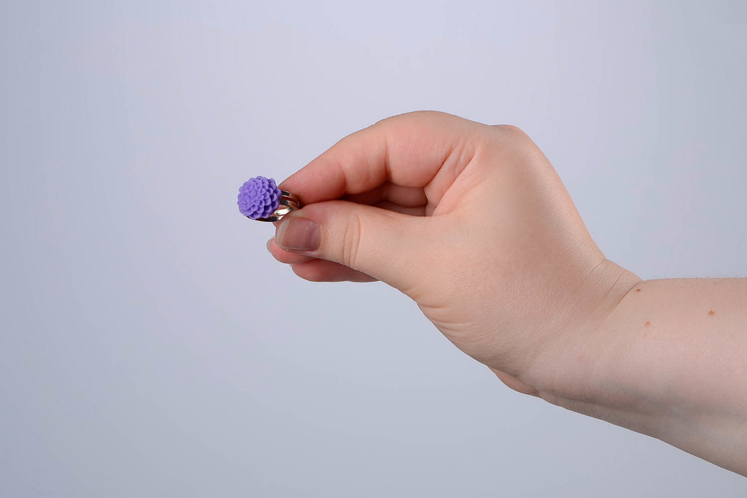 Кольцо с фиолетовым цветком, полимерная глина фото 5