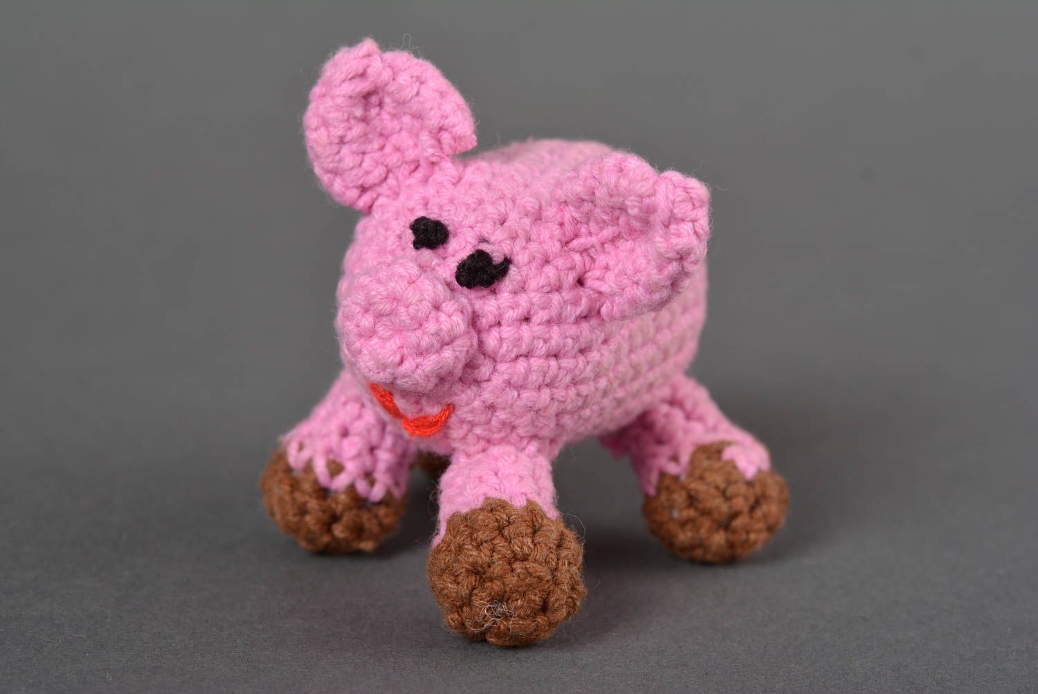 Doudou cochon rose Jouet hochet fait main tricoté en coton Cadeau pour enfant photo 1