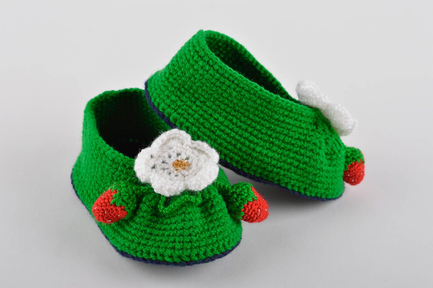 Pantofole da casa da bambini fatte a mano scarpe per casa a maglia verdi foto 2