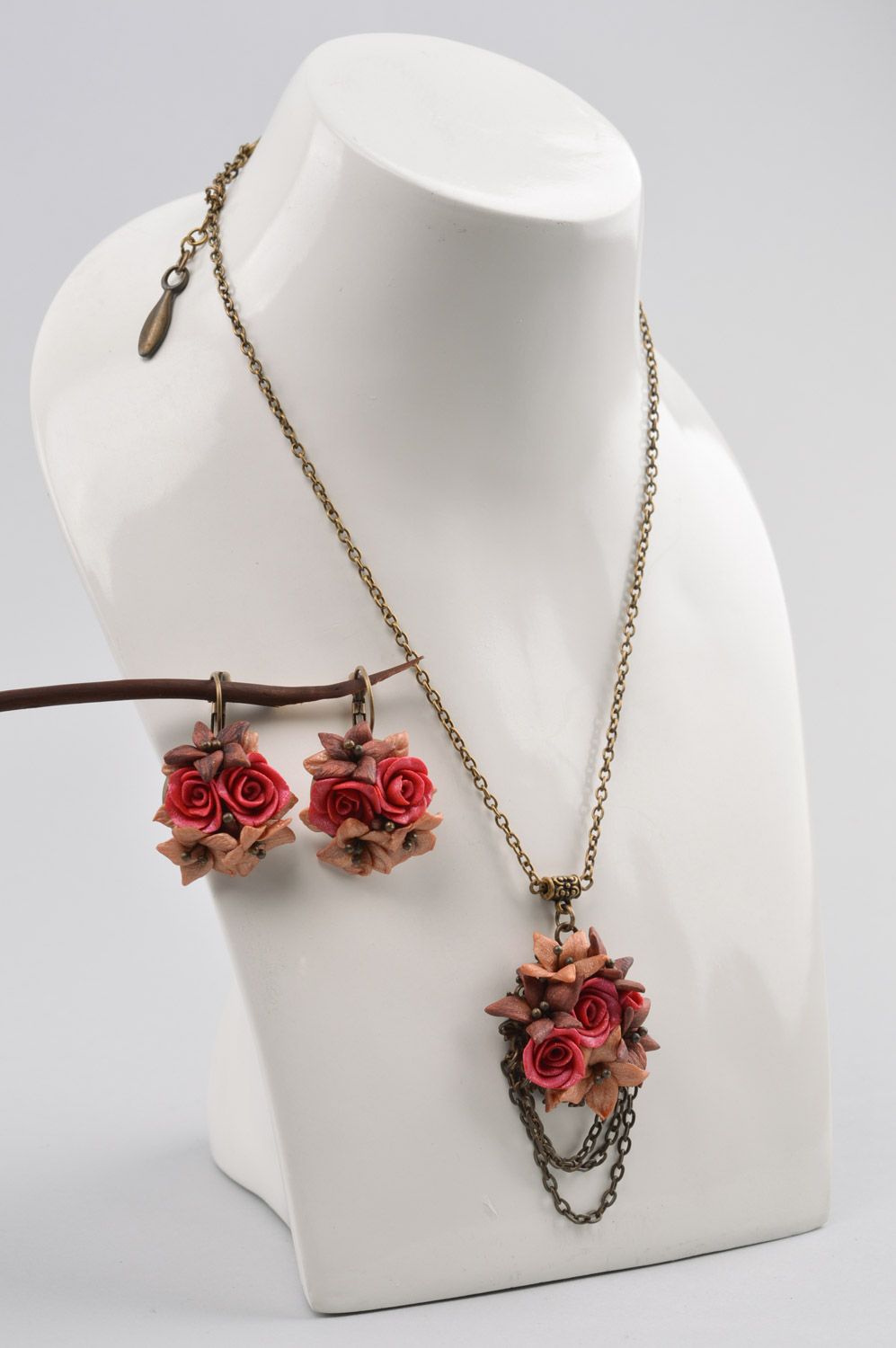 Set of handmade plastic flower jewelry pendant and earrings photo 5