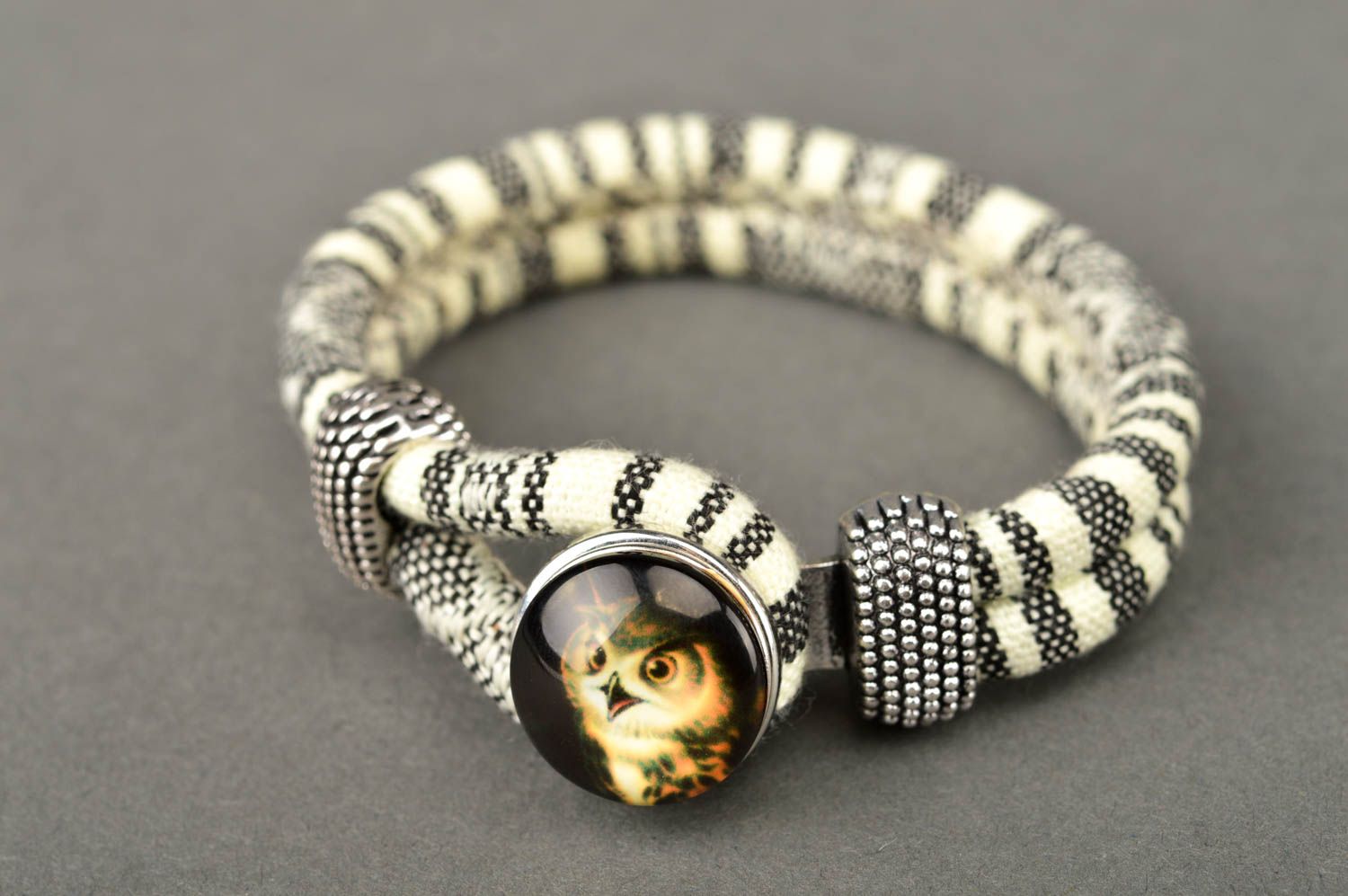 Bracelet tressé en coton Bijou fait main design avec hibou Cadeau pour femme photo 2