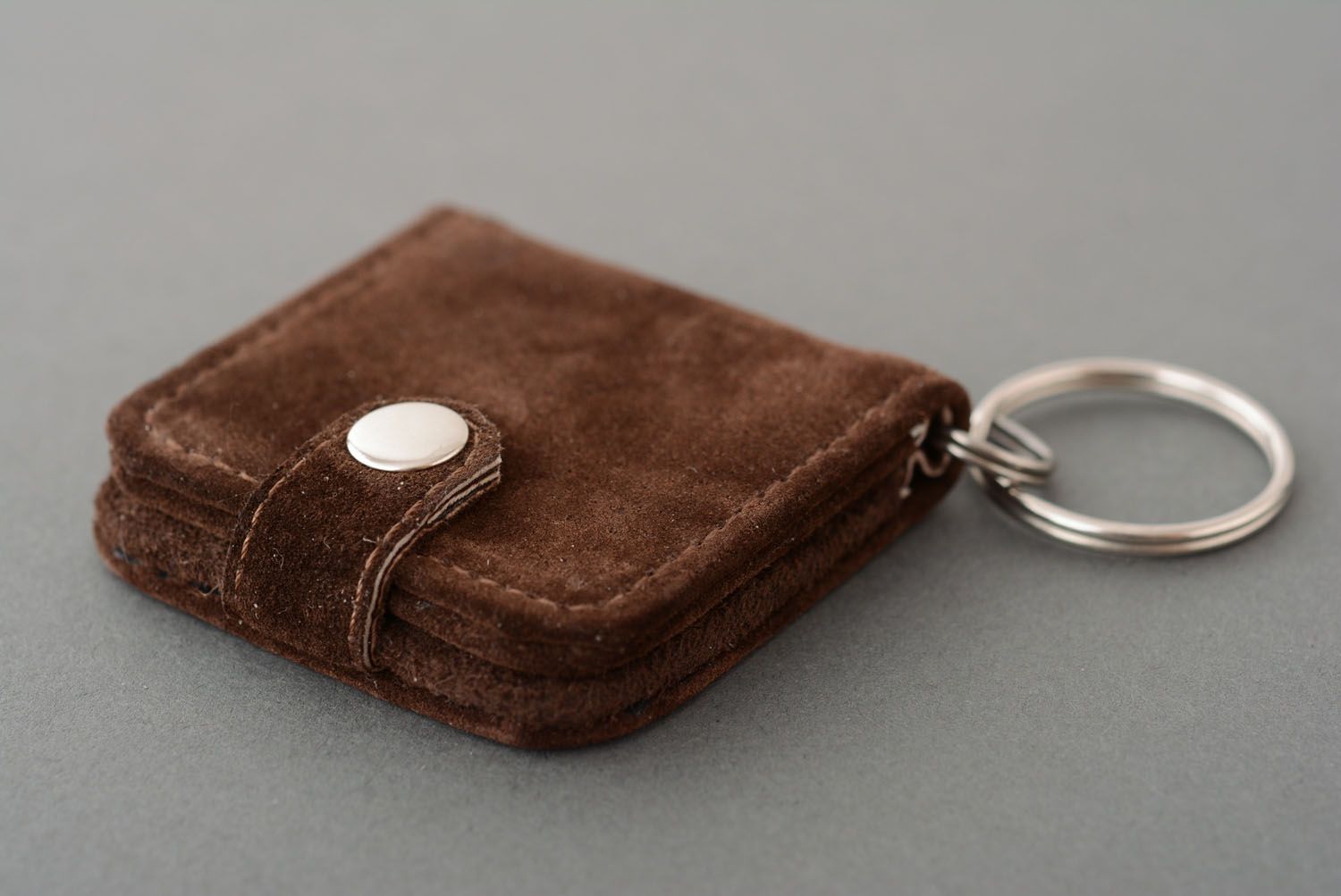 Leather key holder with place for photo photo 4