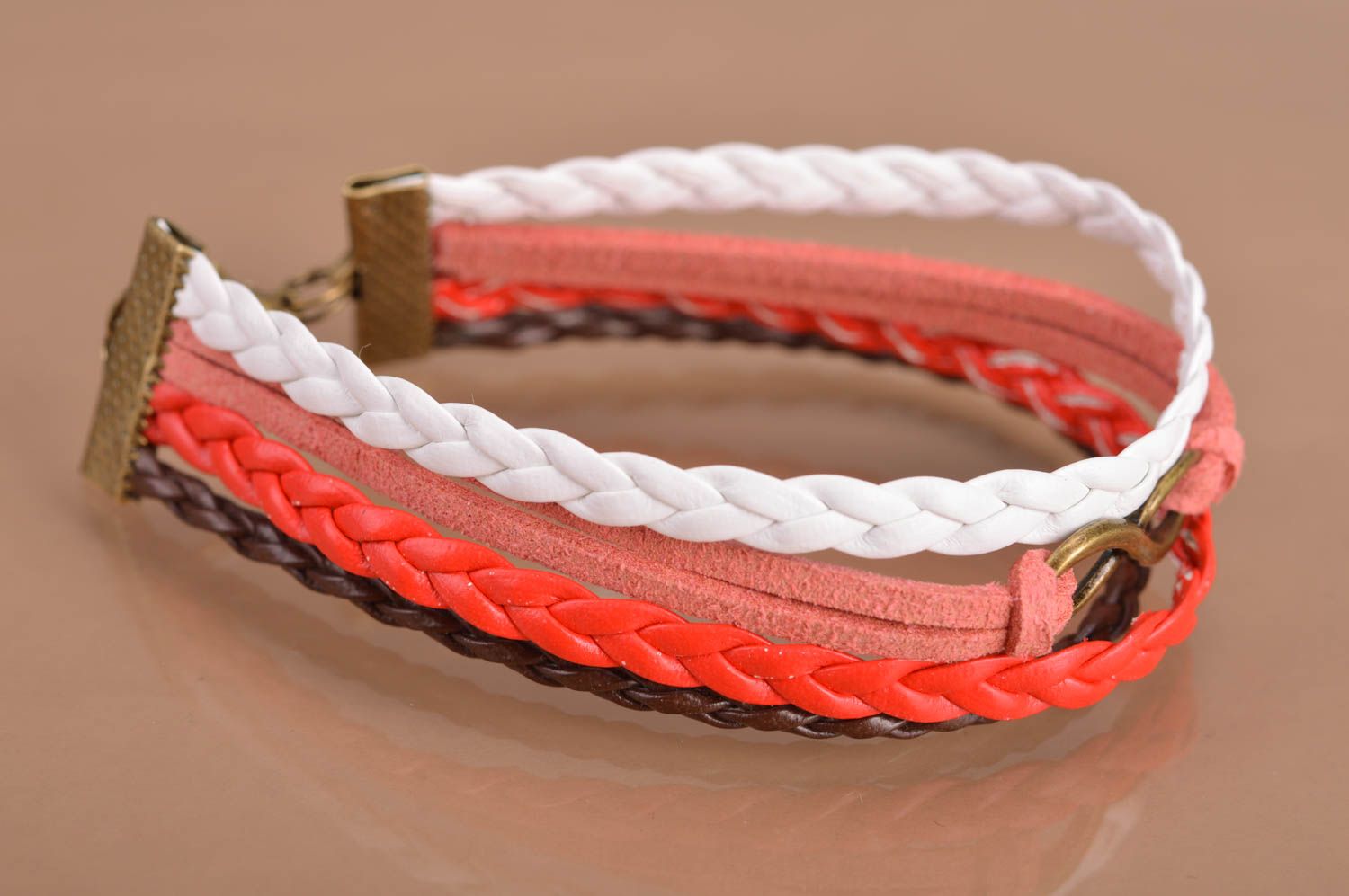 Handmade mehrreihiges Armband aus Wildleder Damen Schmuck rot rosa weiß braun foto 5