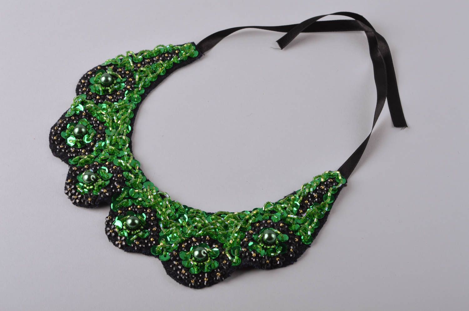 Воротник на шею украшение ручной работы авторское колье зеленое вечернее фото 4
