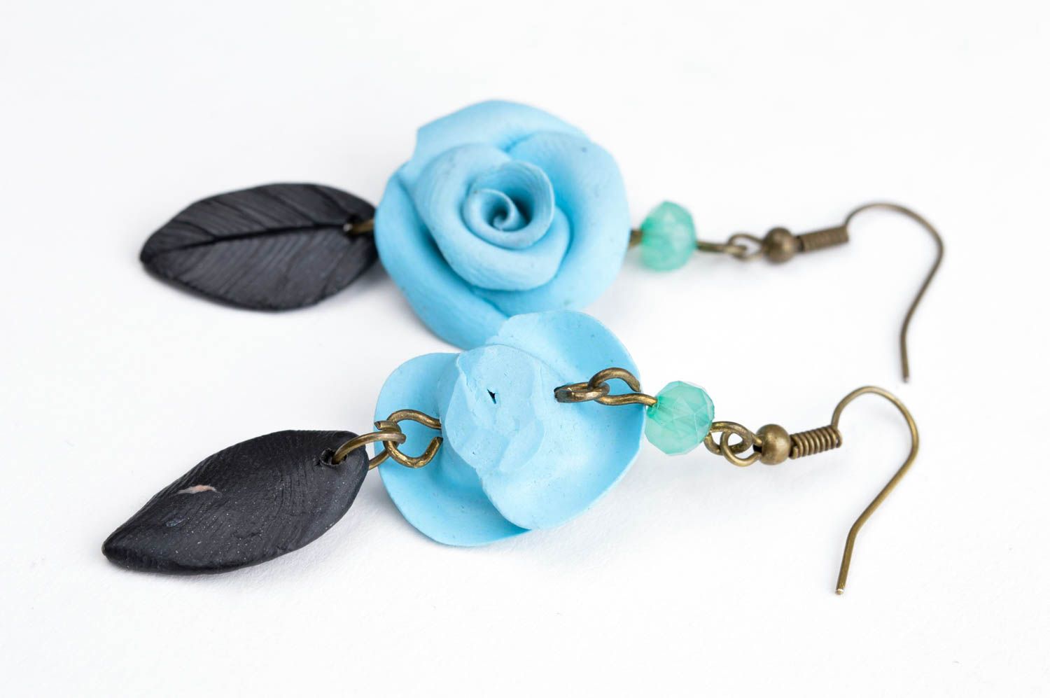Blaue Rosen Blumen Ohrringe handmade Polymer Schmuck Accessoire für Frauen foto 4