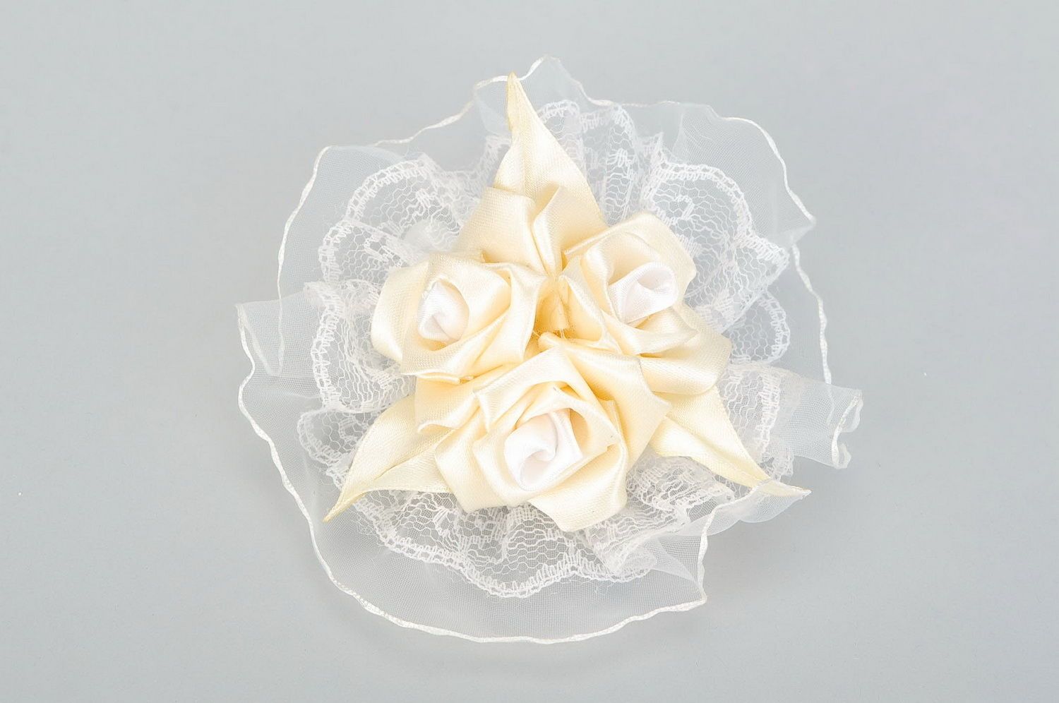 Hairpin-boutonniere Three Roses photo 3