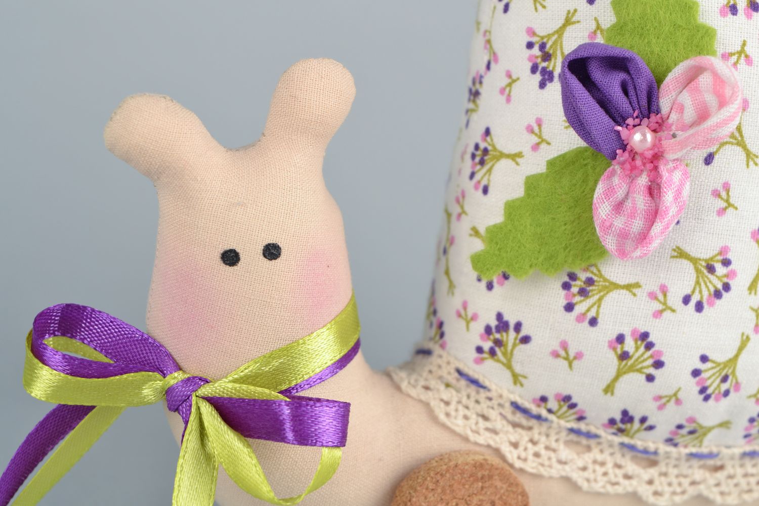 Fabric soft wheeled toy snail photo 3