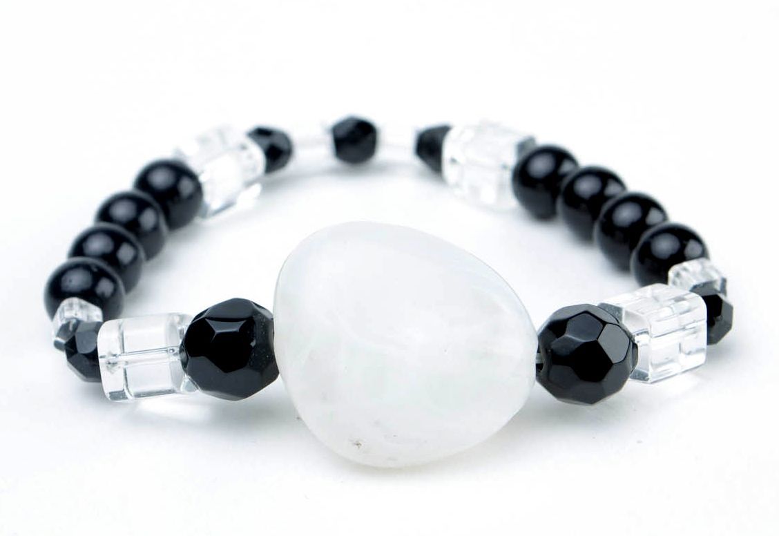 Bracelet en perles de verre et pierres naturelles photo 2