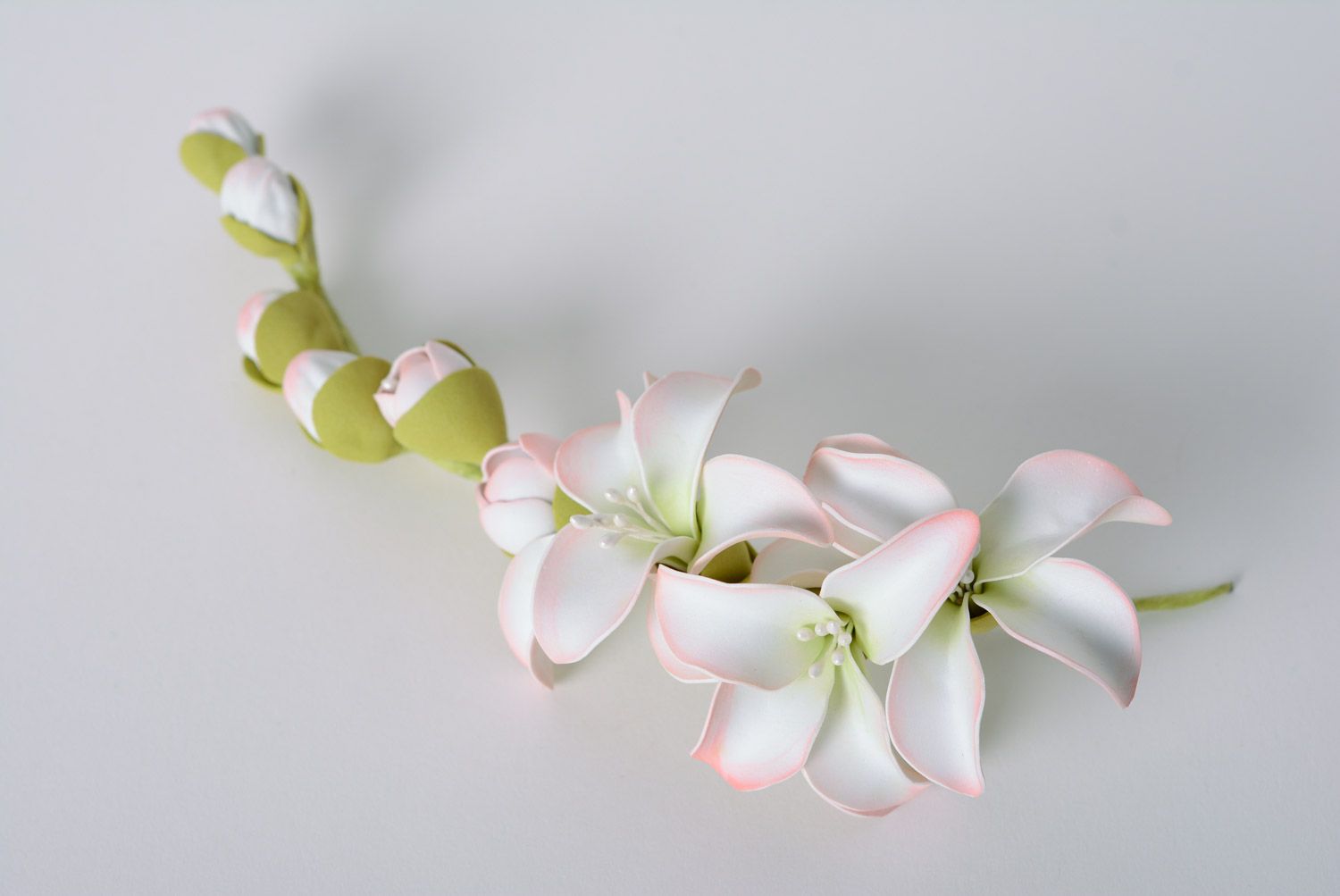 Deko Blumen aus Wildleder für Haarschmuck massiv und feierlich Handarbeit schön foto 1