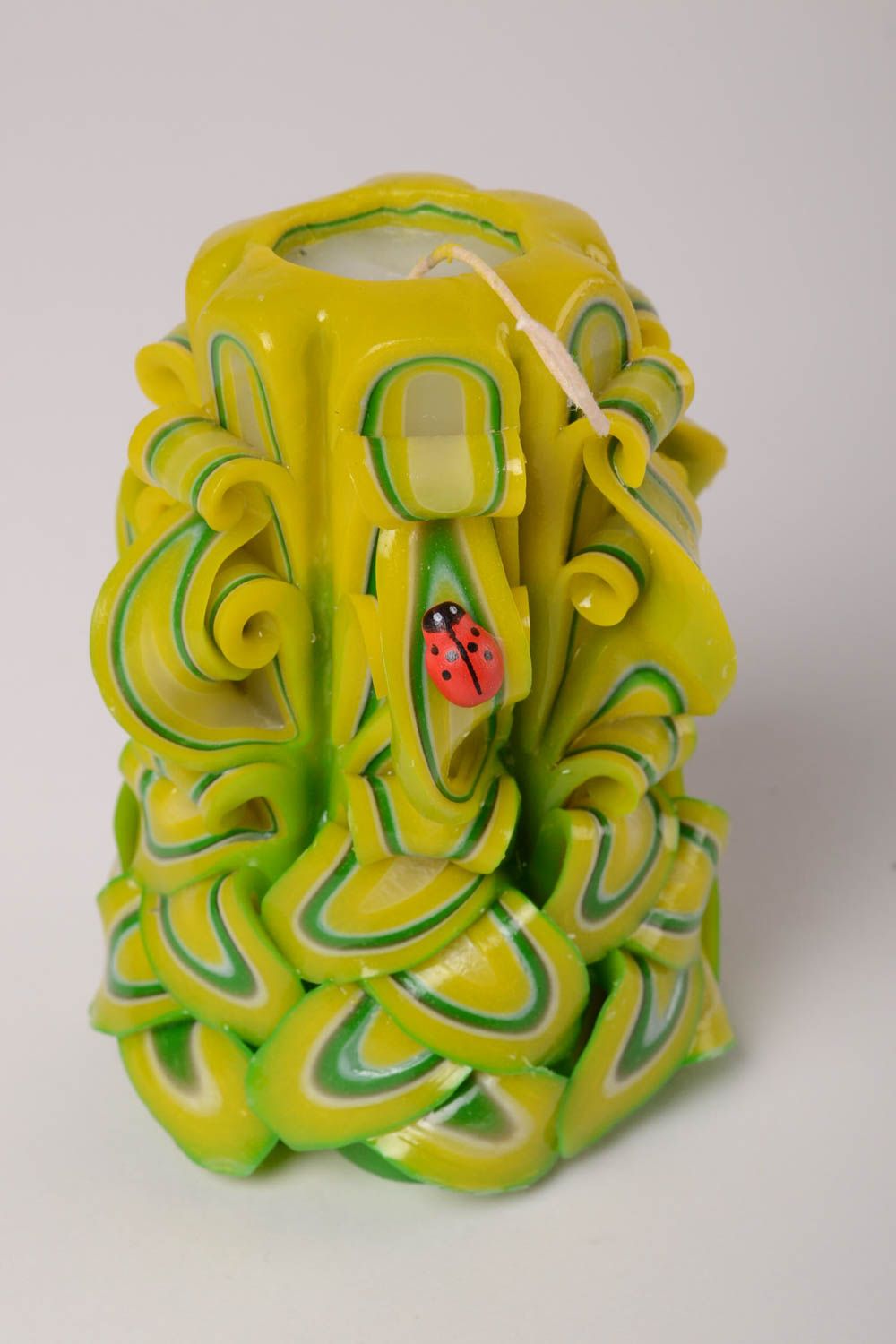 Light green hand carved candle with ladybug gift candle for a girl 4,72 inches, 0,64 lb photo 1