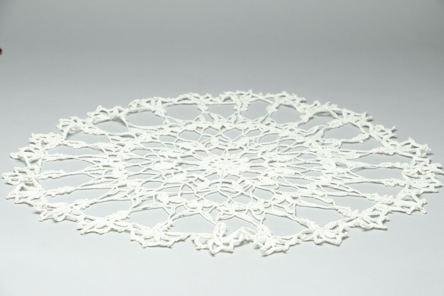 Large decorative crochet table napkin photo 1