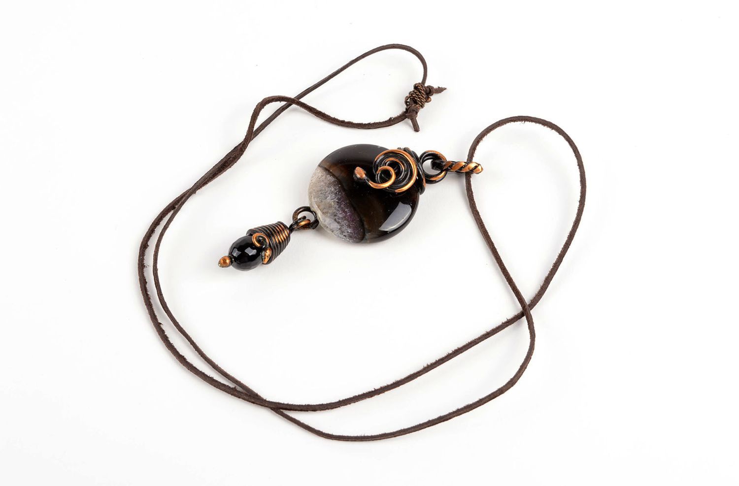 Pendentif design Bijou fait main en cuivre sur cordon de cuir Cadeau femme photo 3