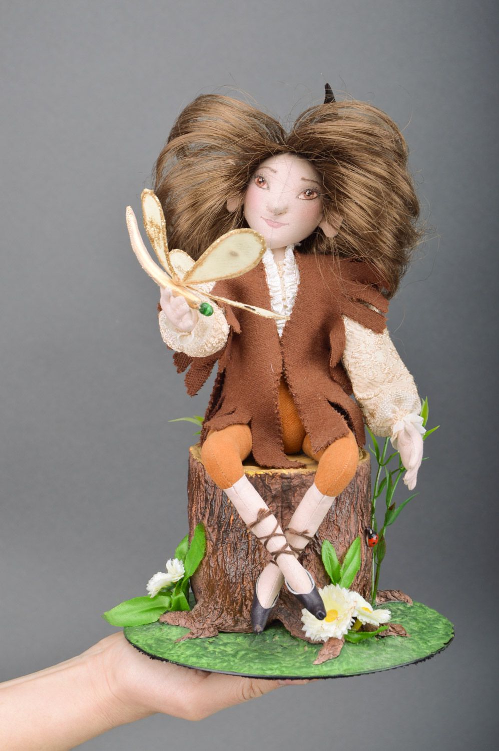 Muñeca de trapo y encajes hecha a mano para casa original decorativa Elfo  foto 4