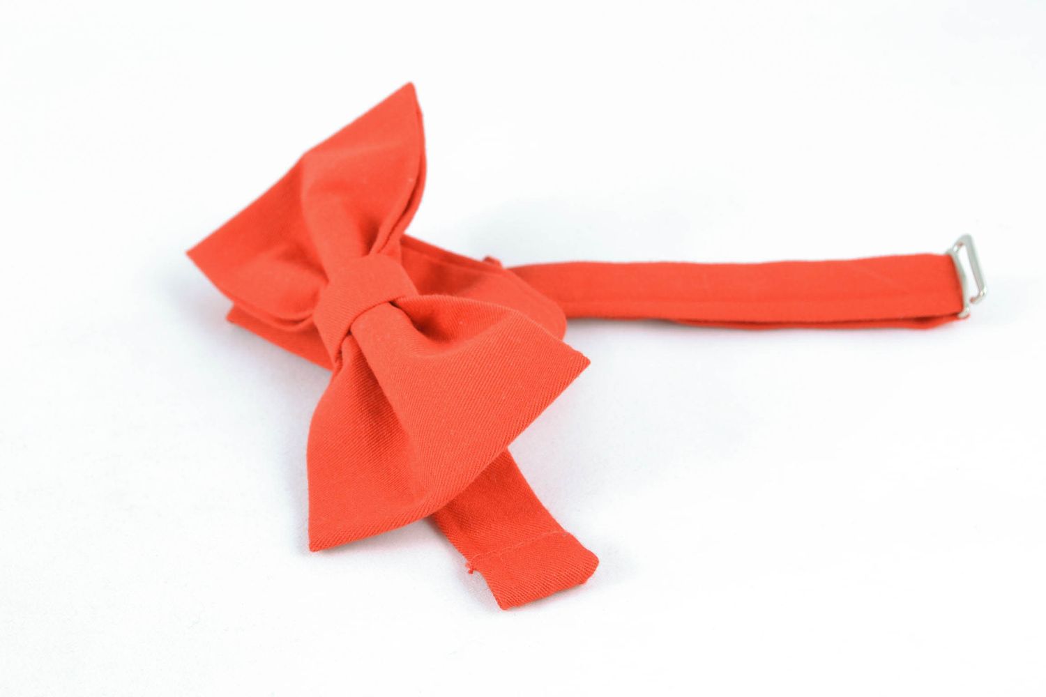 Текстильный галстук-бабочка ярко-красный фото 4