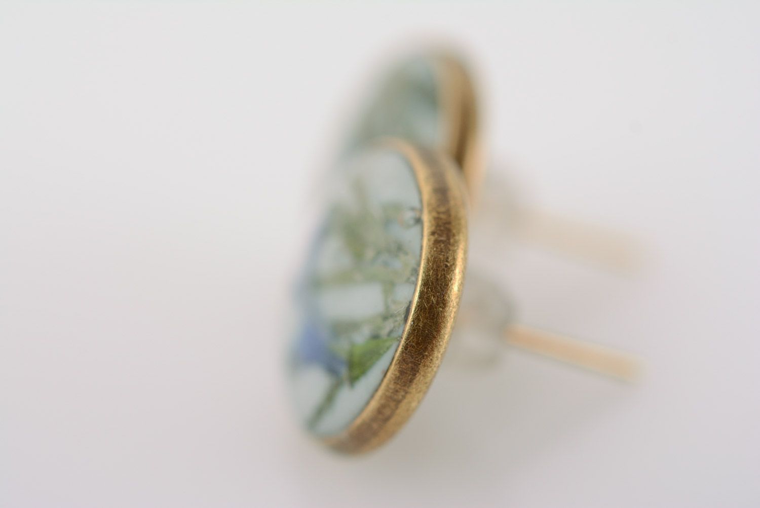 Handmade metal round earrings with dried flowers coated with epoxy photo 5