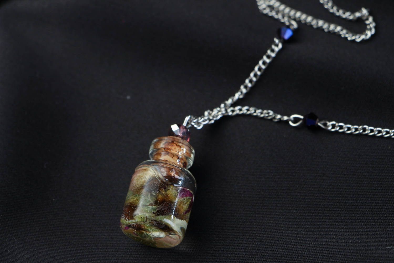 Pendant Bottle with Roses photo 1