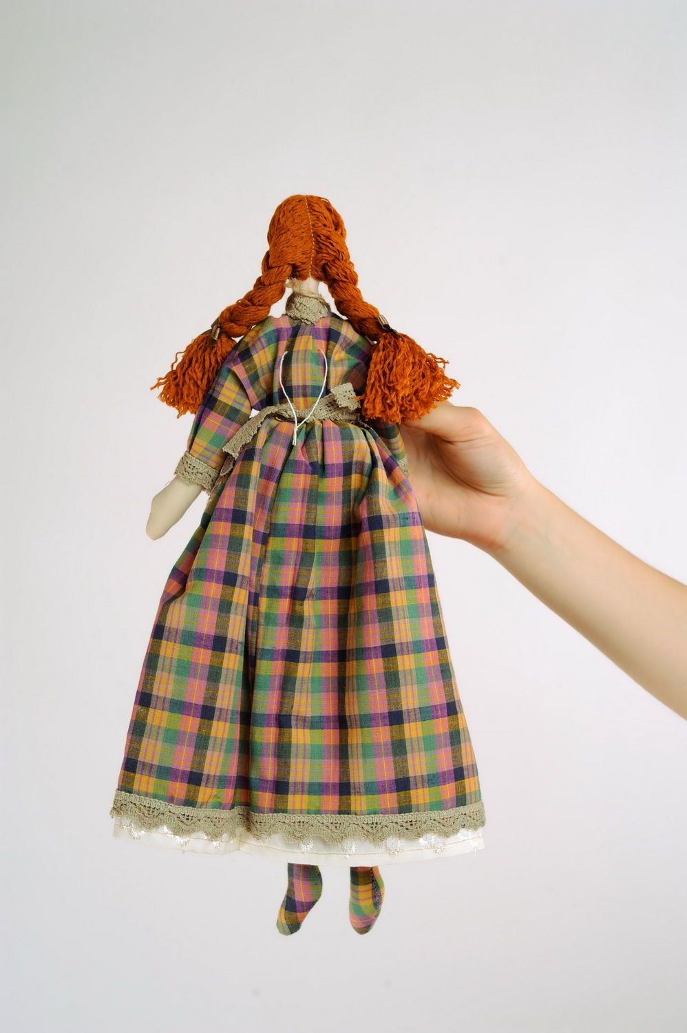 Muñeca textil hecha a mano Anfitriona foto 3