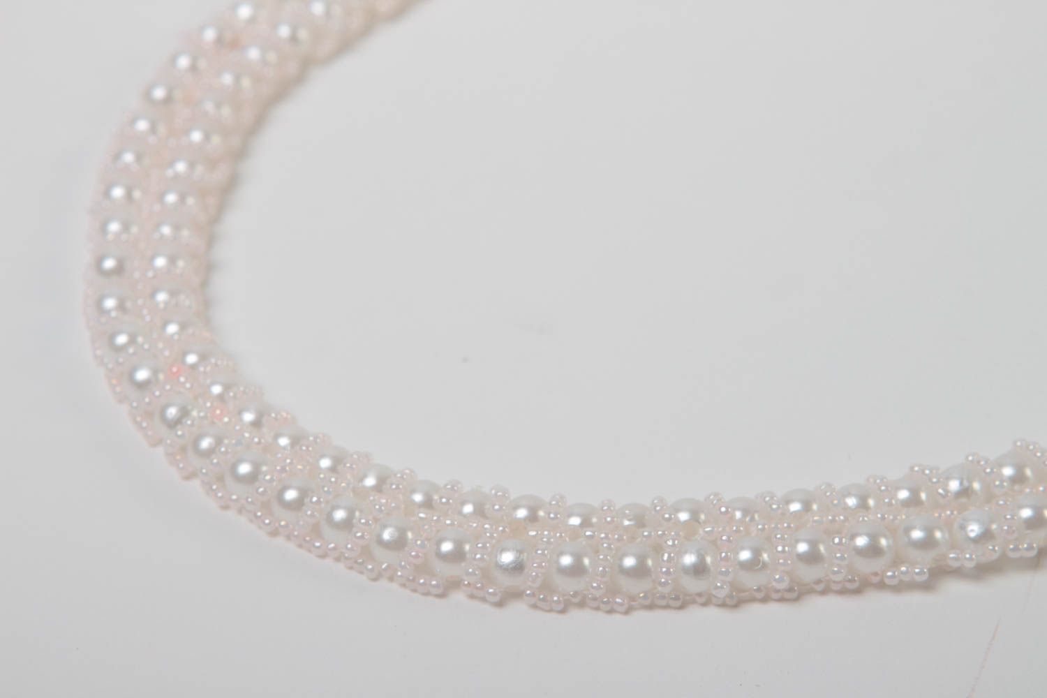 Collier perles rocaille fait main Bijou fantaisie Accessoire femme blanc photo 3