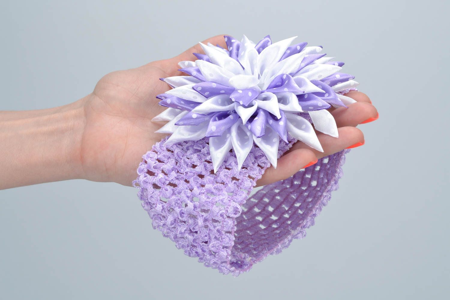 Banda para el pelo hecha a mano con flor de raso de color lila para niña foto 2