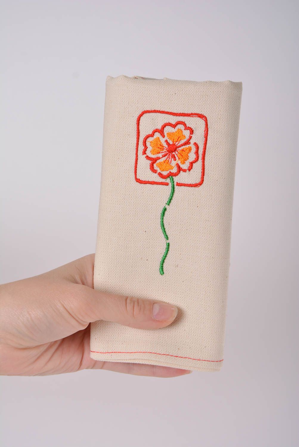 Serviette de table en tissu de mi-lin beige avec broderie de fleur faite main photo 4