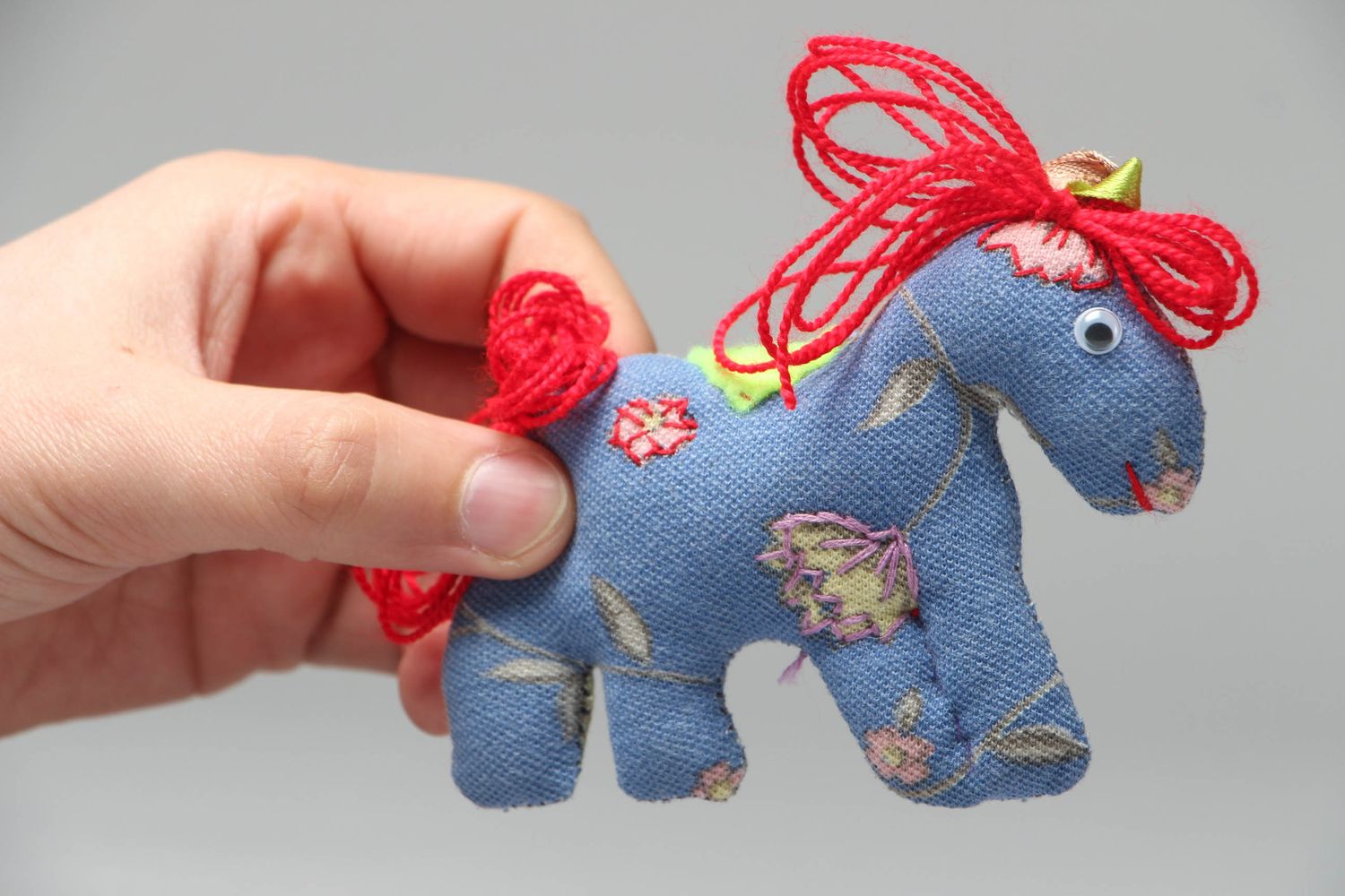 Cavallo carino fatto a mano pupazzo di peluche giocattolo simpatico da bambini foto 3