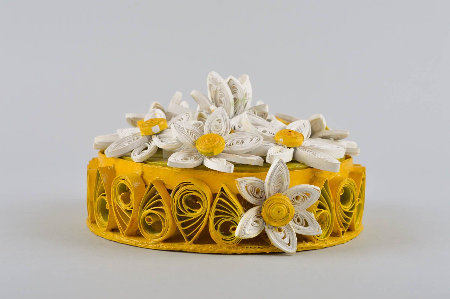 Boîte à bijoux fait main Boîte en papier avec couvercle jaune Déco maison Fleurs photo 3
