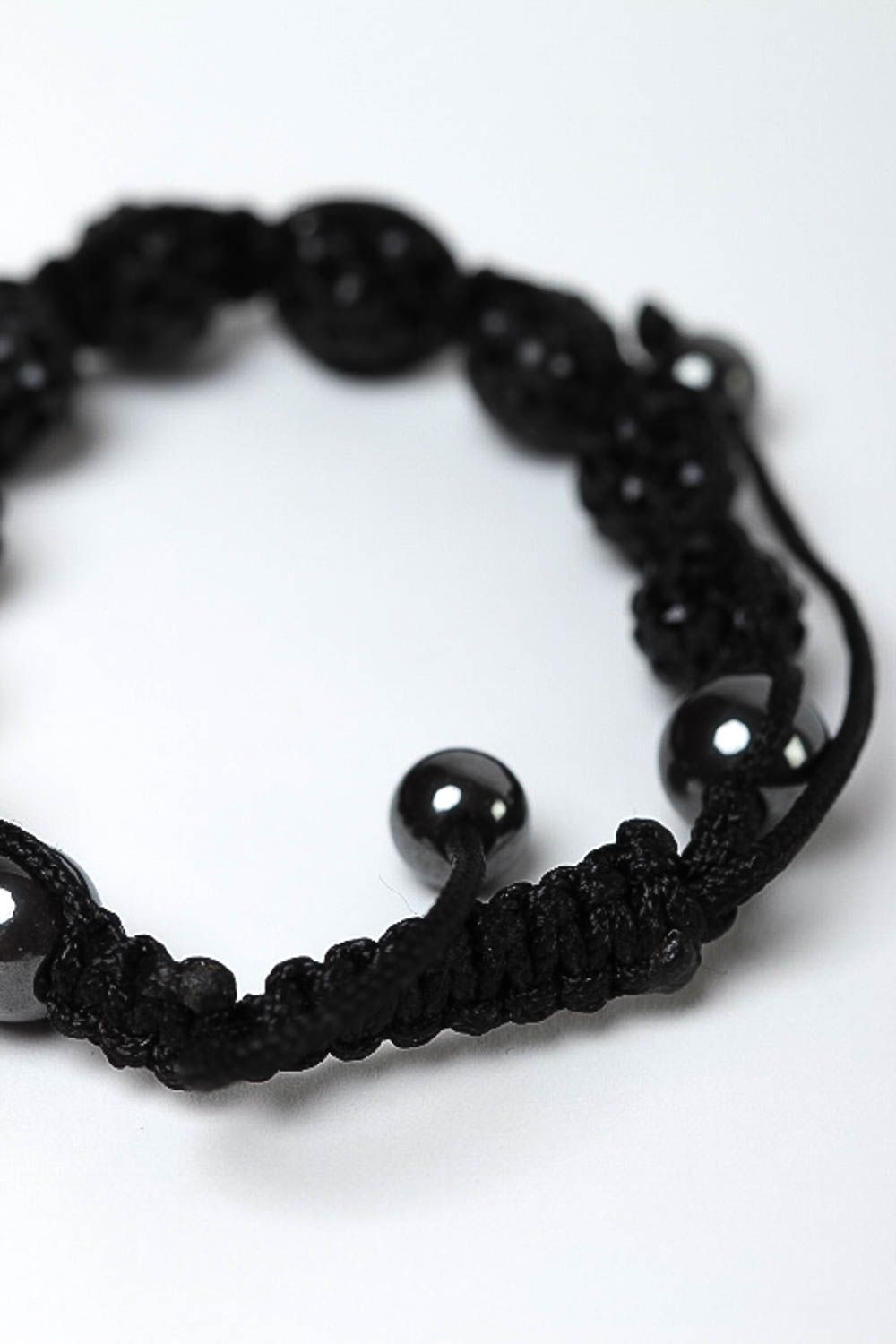 Bracelet mode Bijou fait main noir en perles d'hématite Accessoire femme photo 4