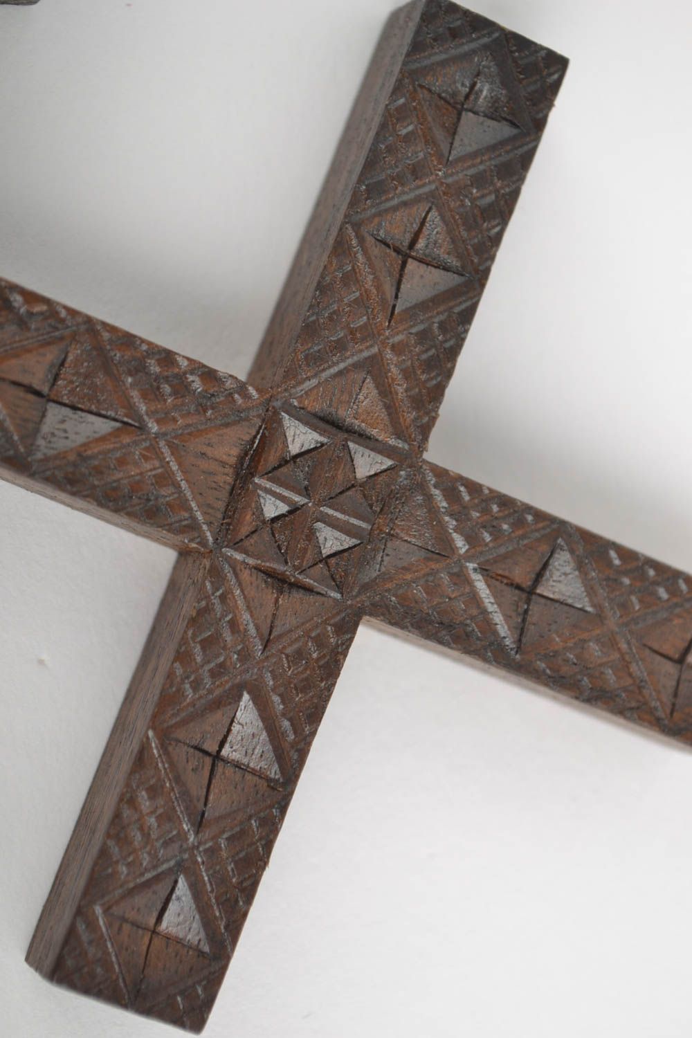 Кресты ручной работы резные кресты из дерева украшения на стену набор 3 штуки фото 2