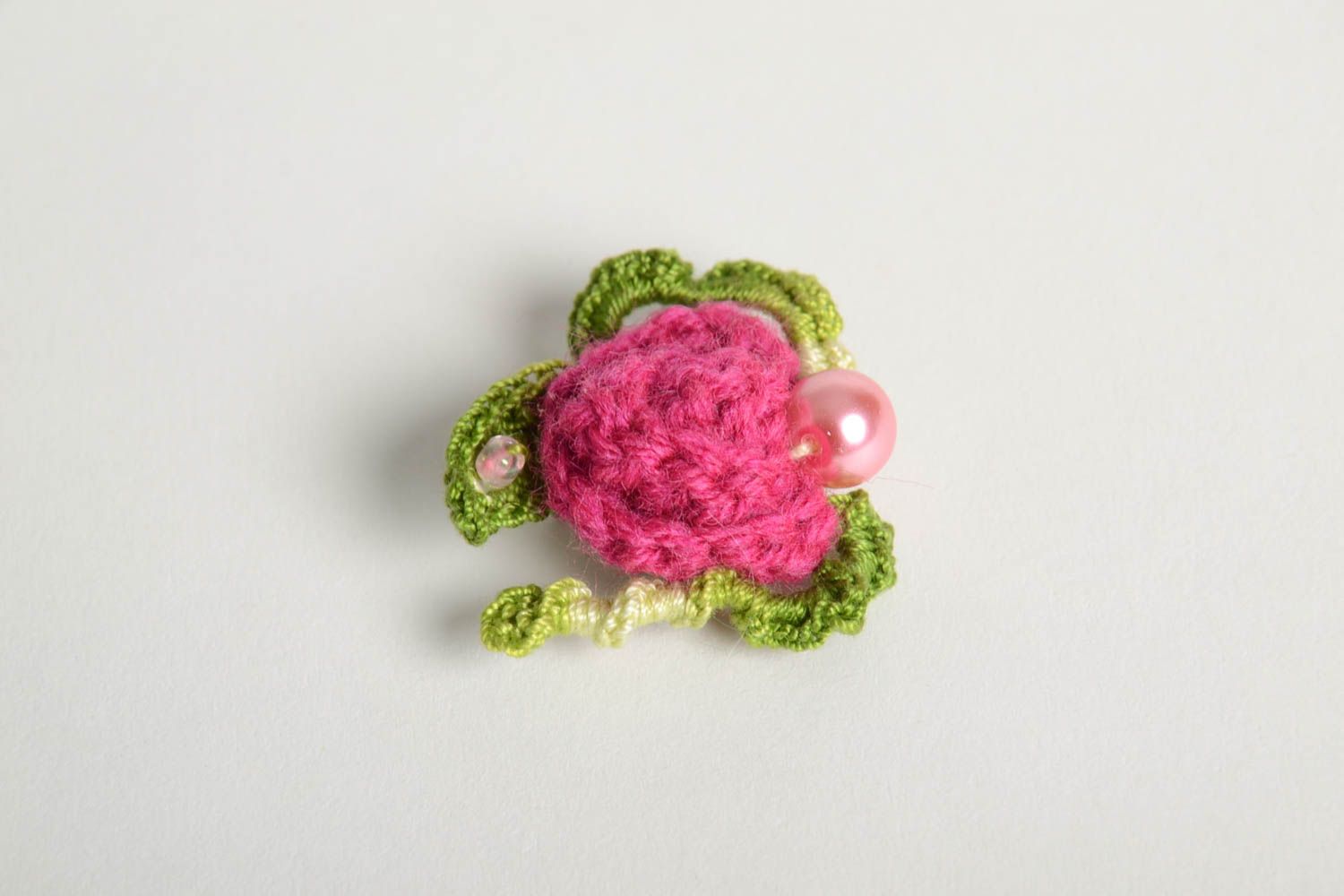 Broche fleur Bijou fait main abstraction Accessoire femme tricot crochet photo 3