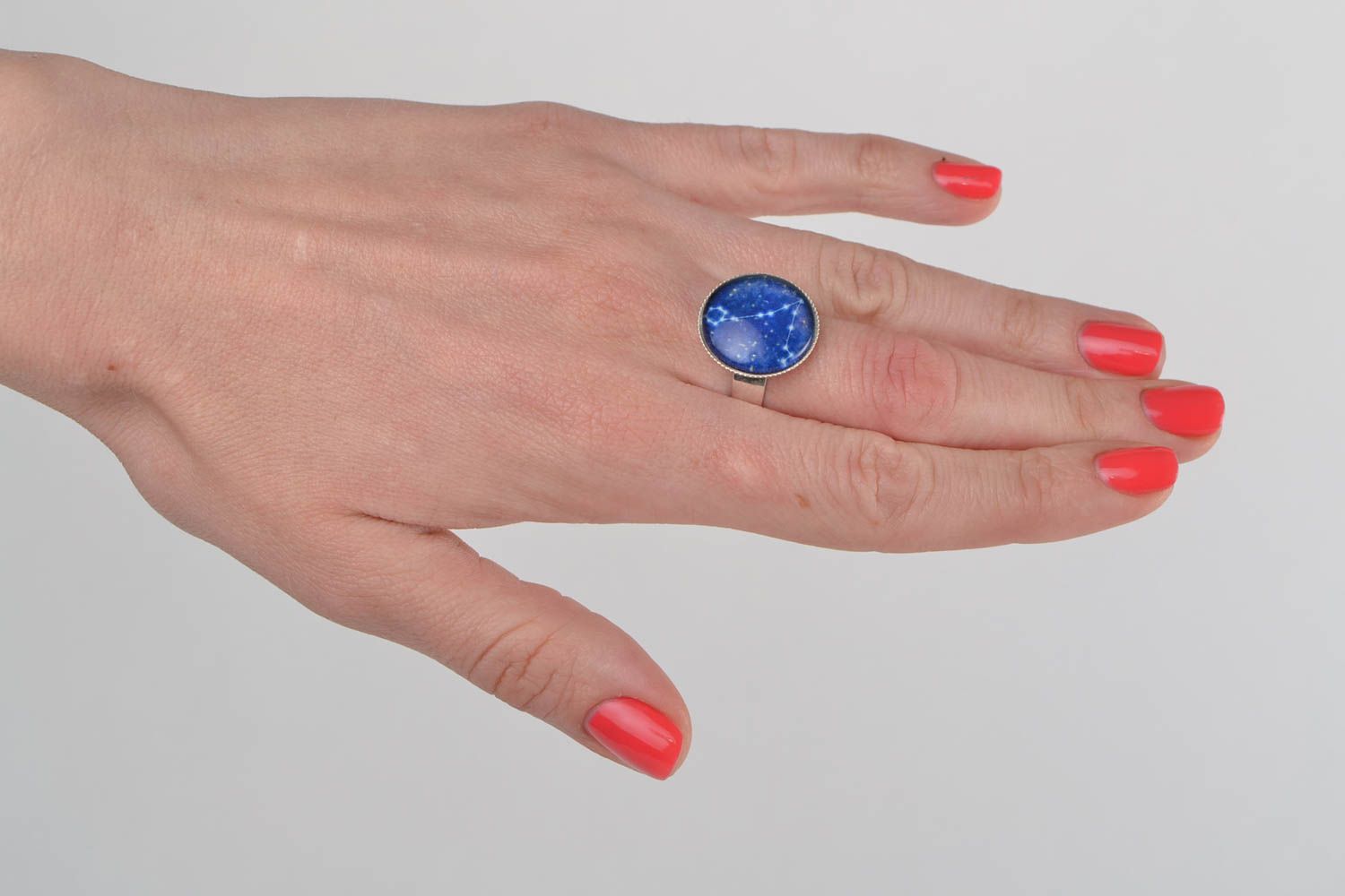 Schöner künstlerischer Damen Glas Ring mit Sternzeichen Fische handgemacht foto 1