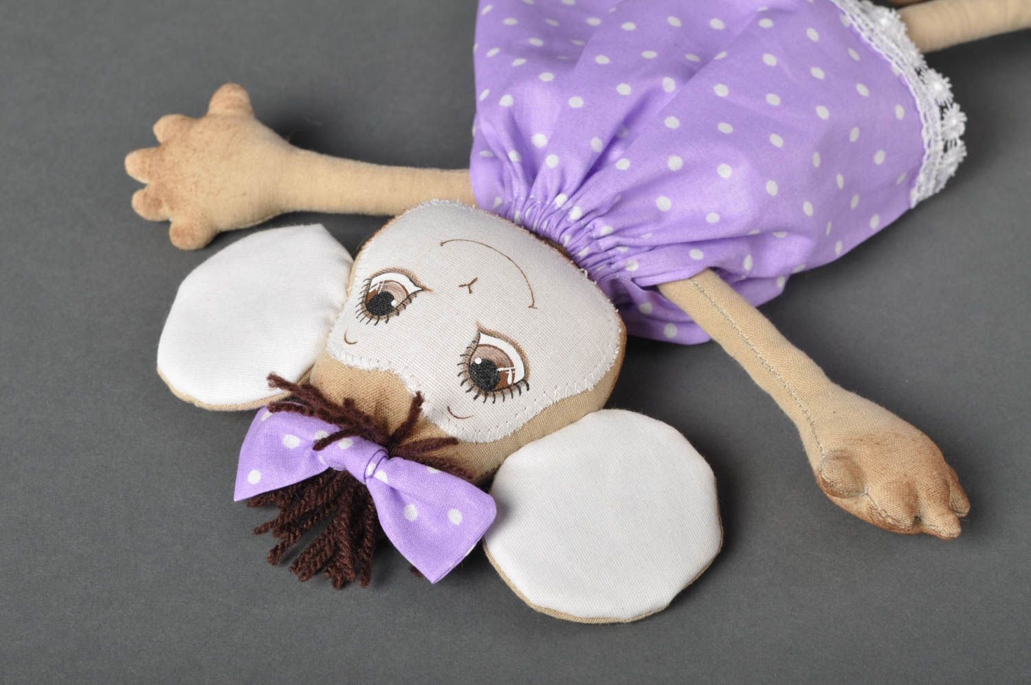 Jouet singe en robe mauve Peluche faite main textile Cadeau pour fille photo 3