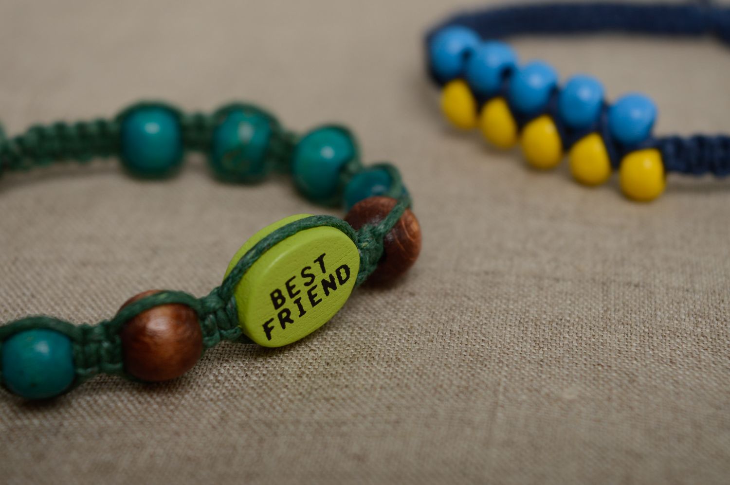 Bracelet en macramé avec perles en bois Best friends vert original fait main photo 5