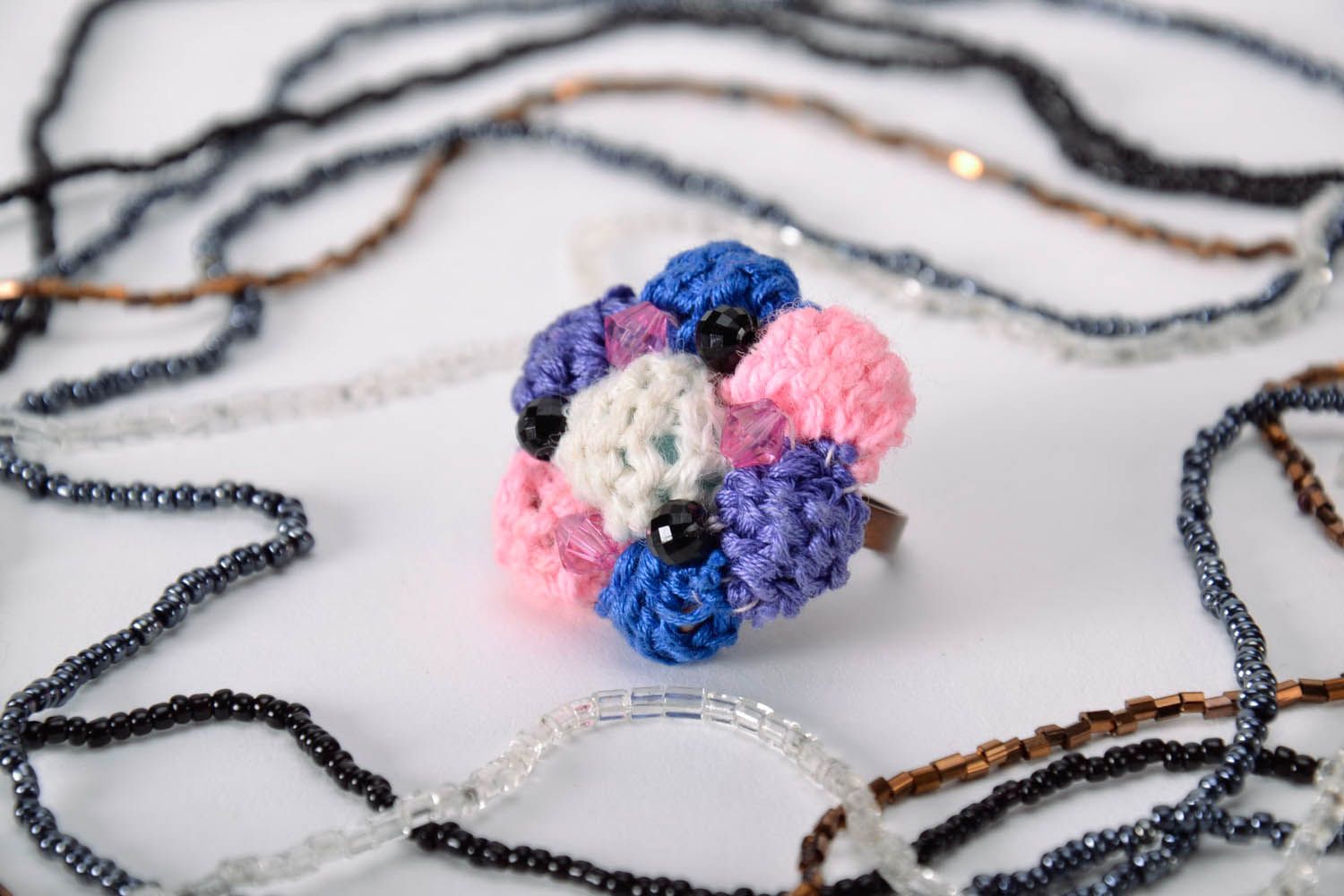 Bague tricotée au crochet Fleur artisanale photo 1
