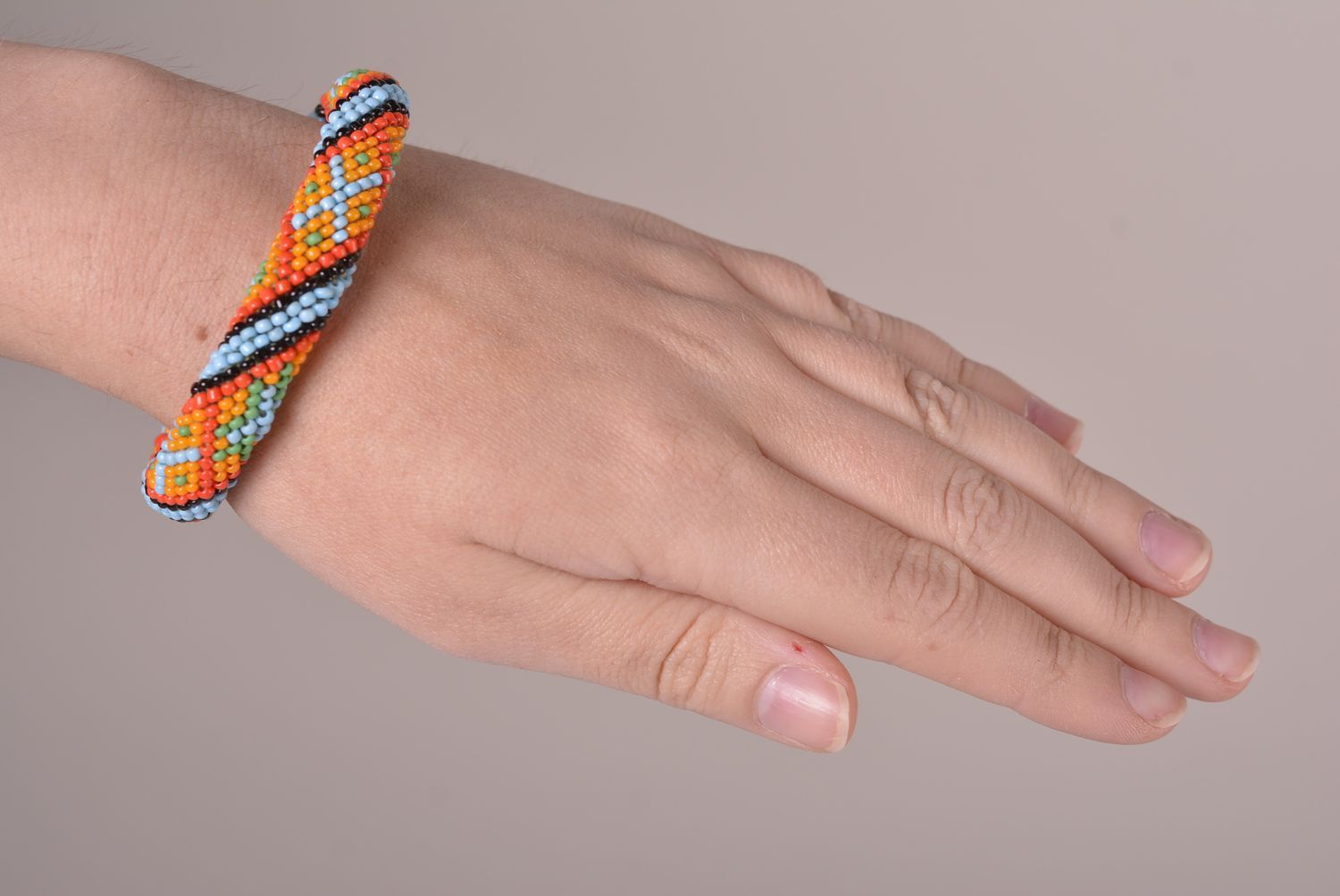 Bracelet spirale Bijou fait main perles de rocaille Accessoire femme design photo 2