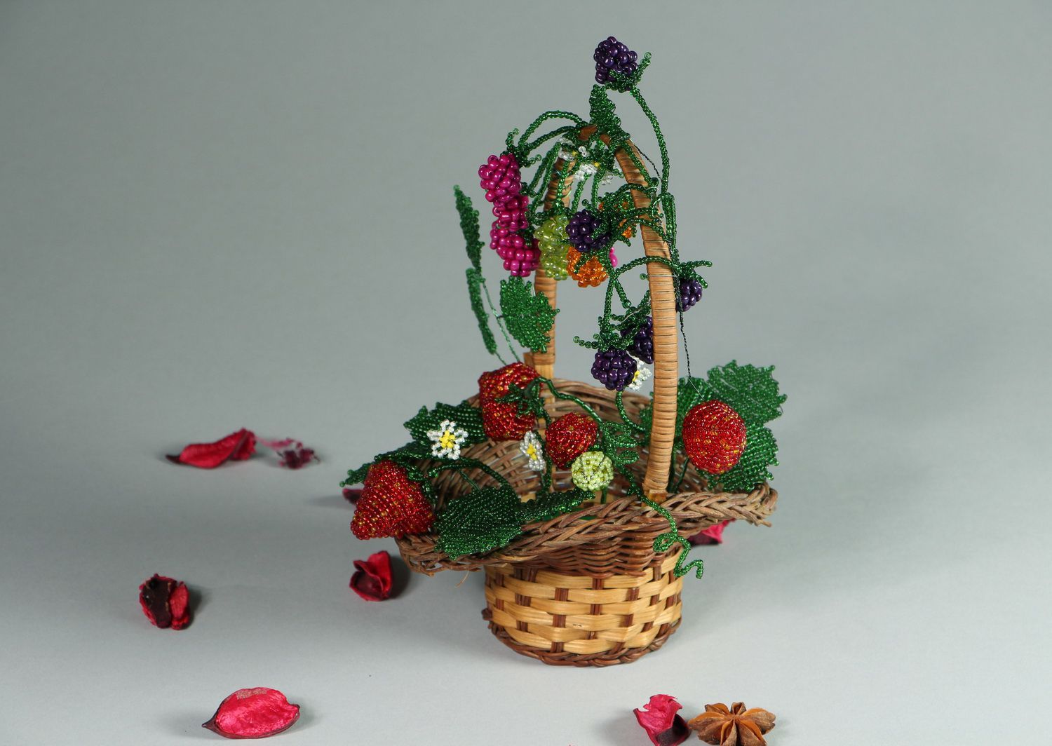 Basket with berries made from beads photo 5