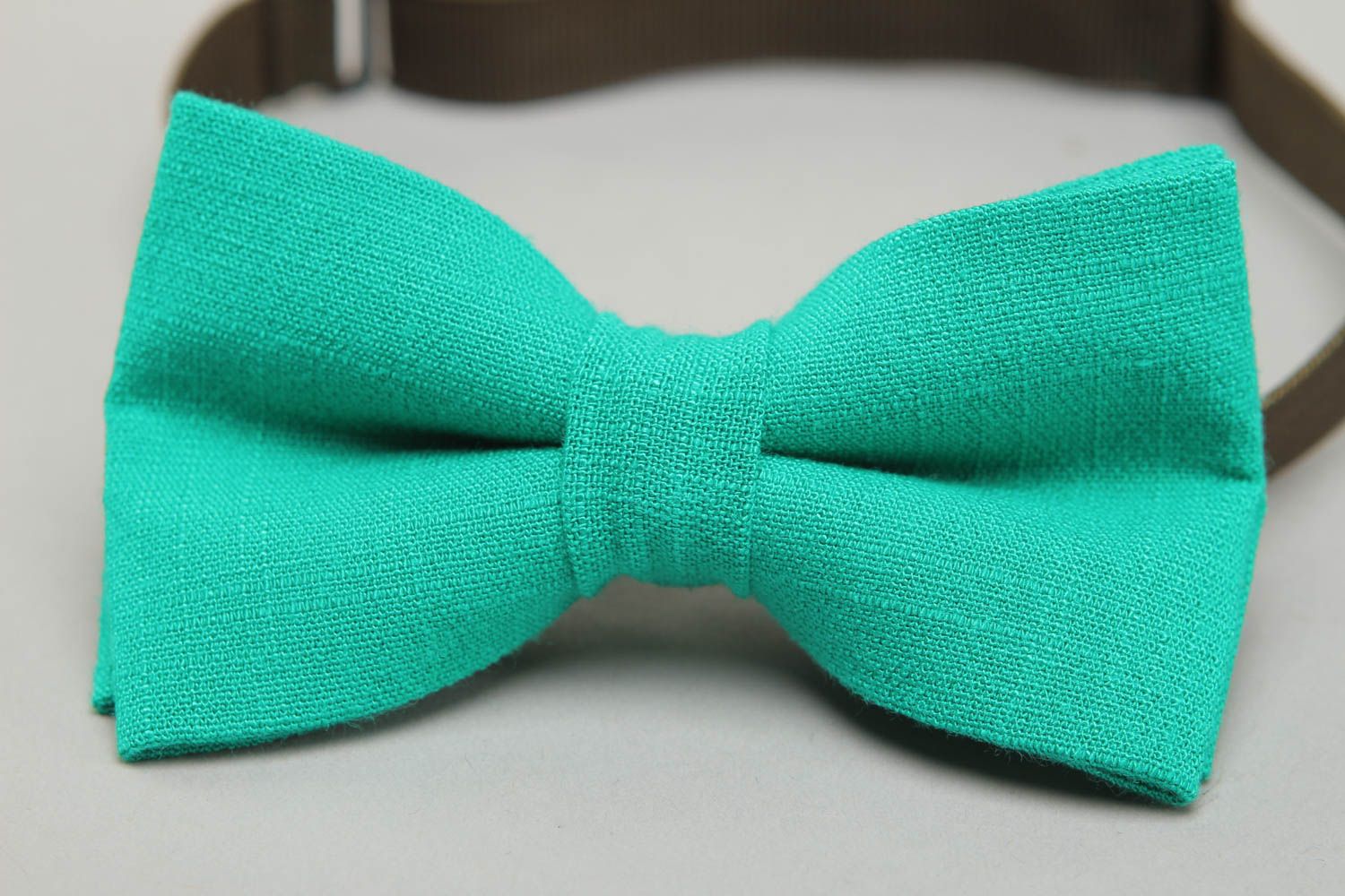 Bow tie of contrast colors photo 2