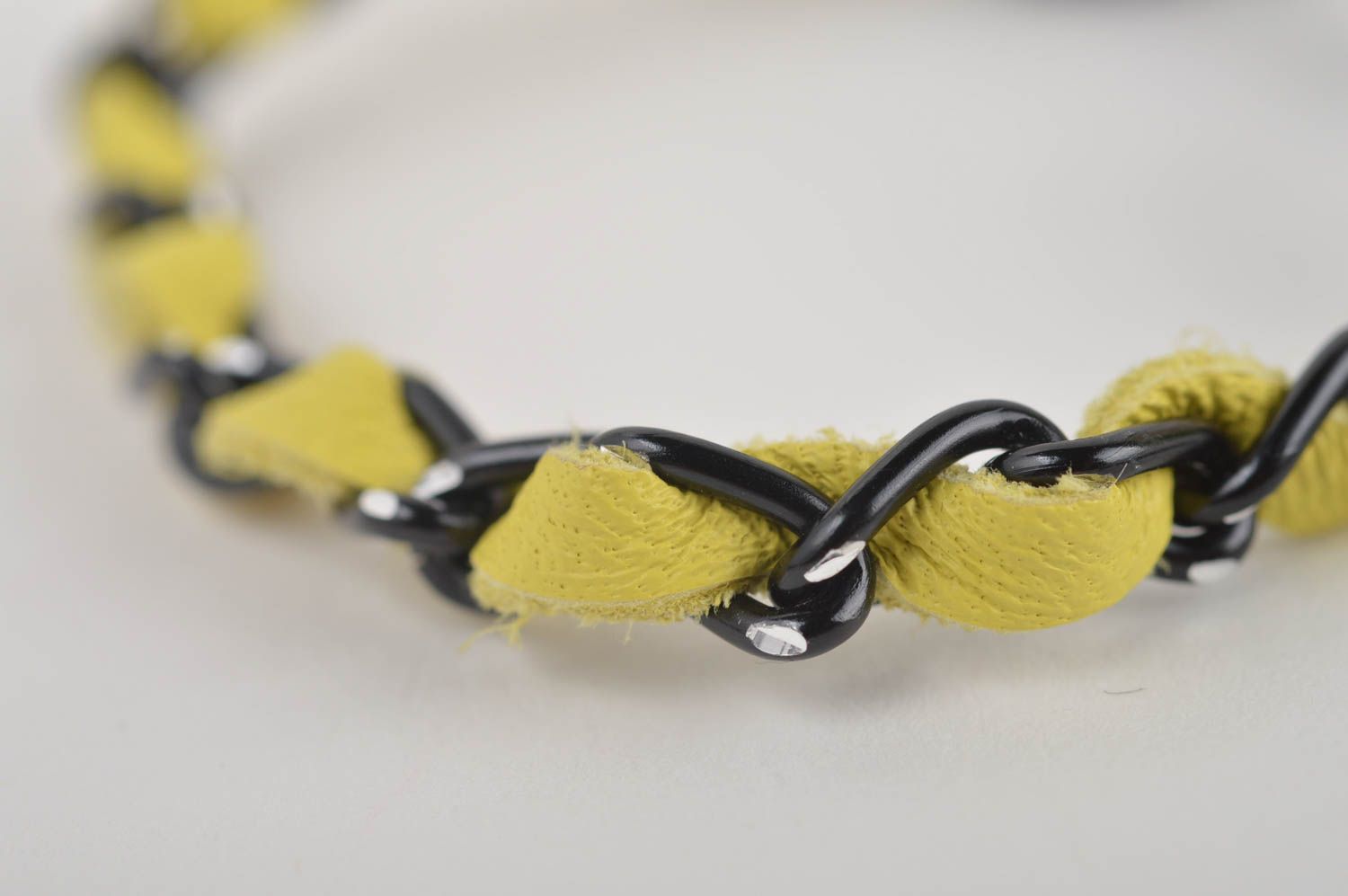 Bracelet cuir Bijou fait main original jaune noir design Accessoire femme photo 4